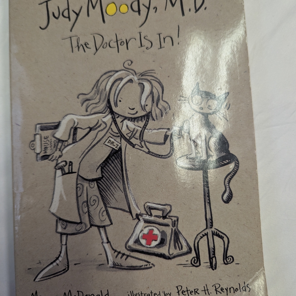 Scholastic Judy Moody, M.D. Book - Black and Gray